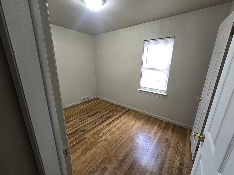 6109 Farmbrook St — Photo 8