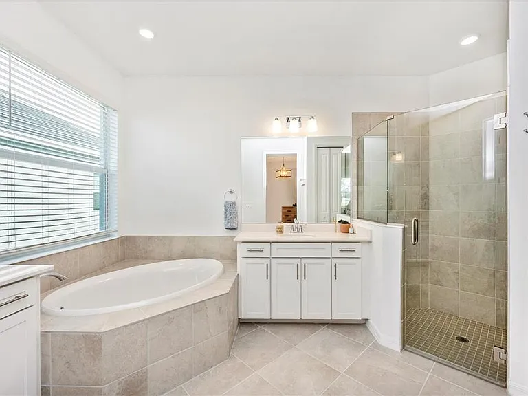 17617 Santorini Ct — Photo 29