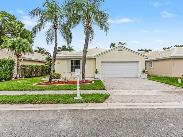 15251 Wilshire Way, Pembroke Pines, FL 33027
