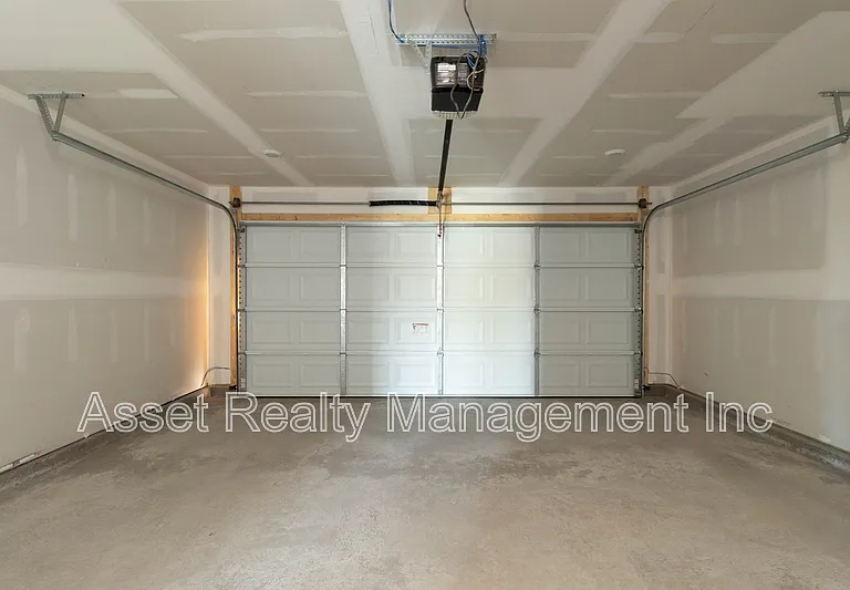 2063 Southwood Cir — Photo 20
