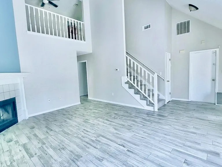 1771 Guildford Ct — Photo 6