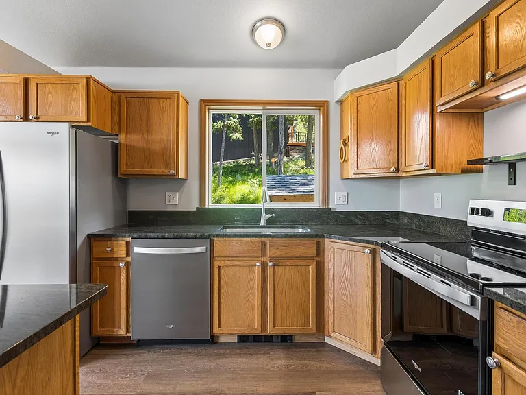 181 Tamarack Woods Dr — Photo 8