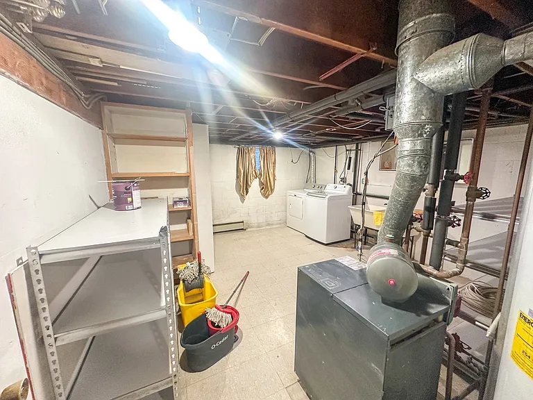 36 Roosevelt Ave — Photo 14