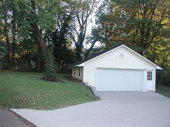 5th image of 2674 Lay Ave