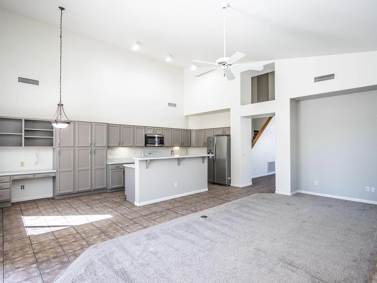 4 bed, 3.5 bath, 2650 sqft, $3,499 — Photo 4
