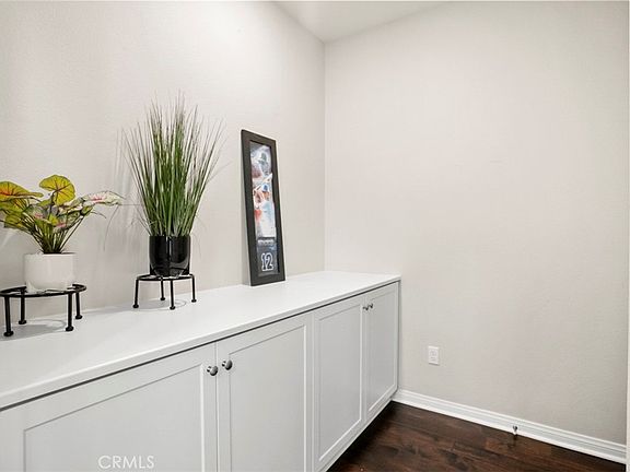 4th image of 521 N Santa Paula St
