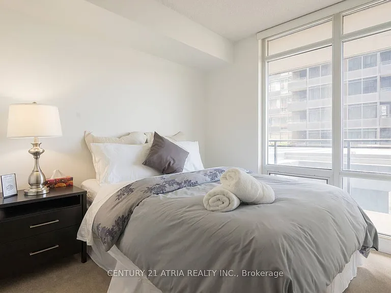 4K Spadina Ave #302 — Photo 10