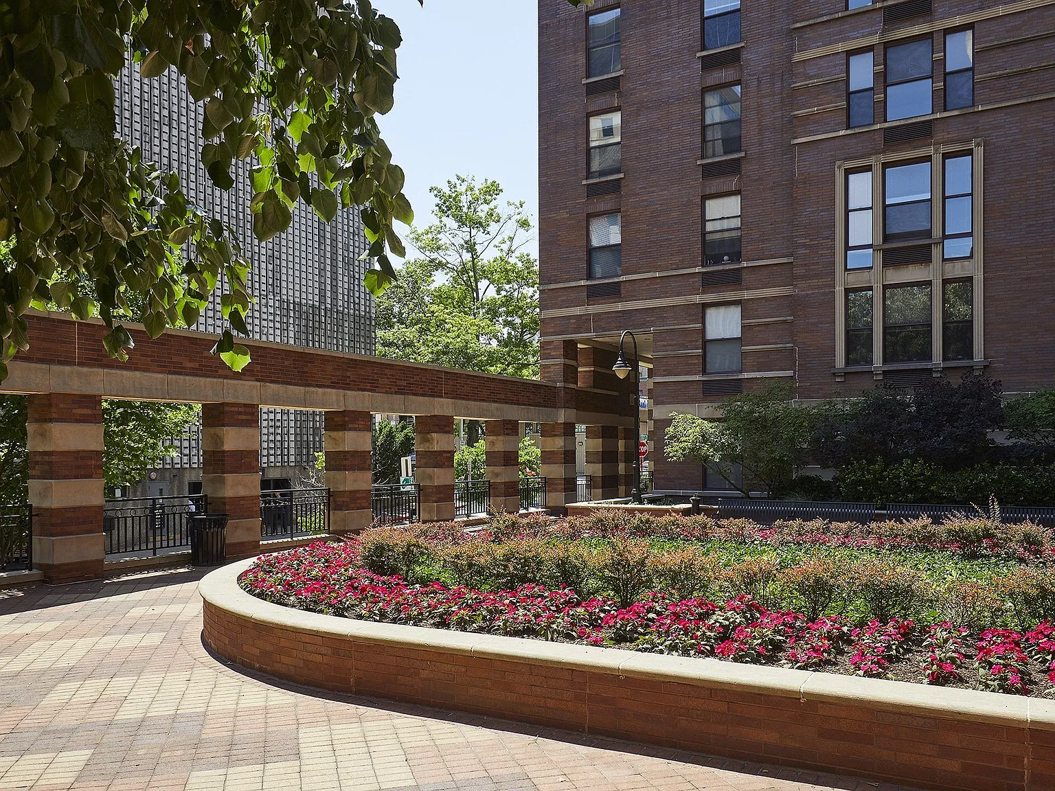 Hudson Square South — Photo 3