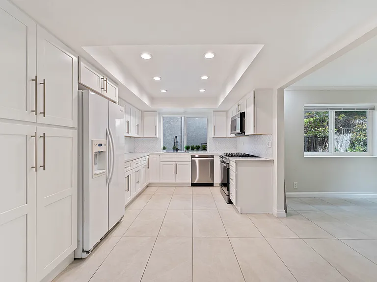 4208 Morro Dr — Photo 9