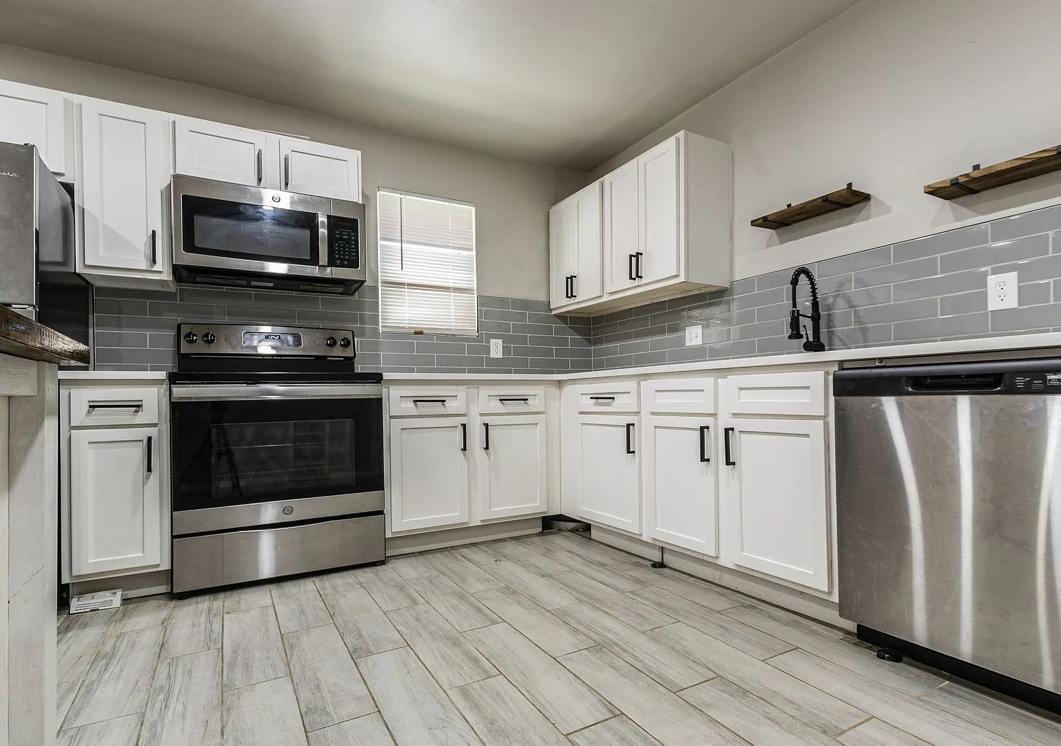 Modern Comfort in Paseo Arts District - Welcome to 735 NW 30th, #4! — Photo 4
