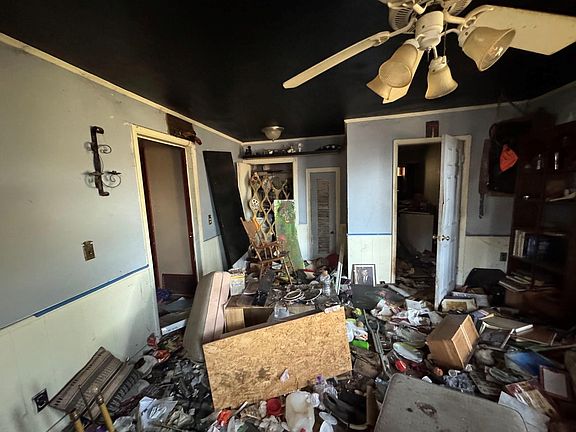 5th image of 4302 Columbia Rd