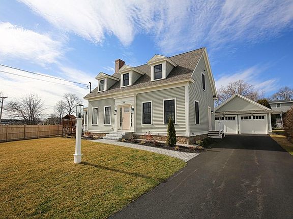 3rd image of 48 Toppans Ln