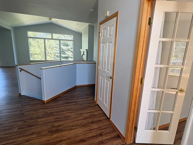 110 W Moran View Ave — Photo 3