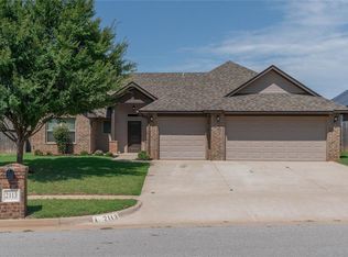 2113 Timber Xing, Yukon, OK 73099