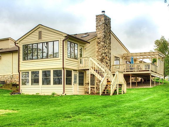 3rd image of 262 Sandbrook Dr