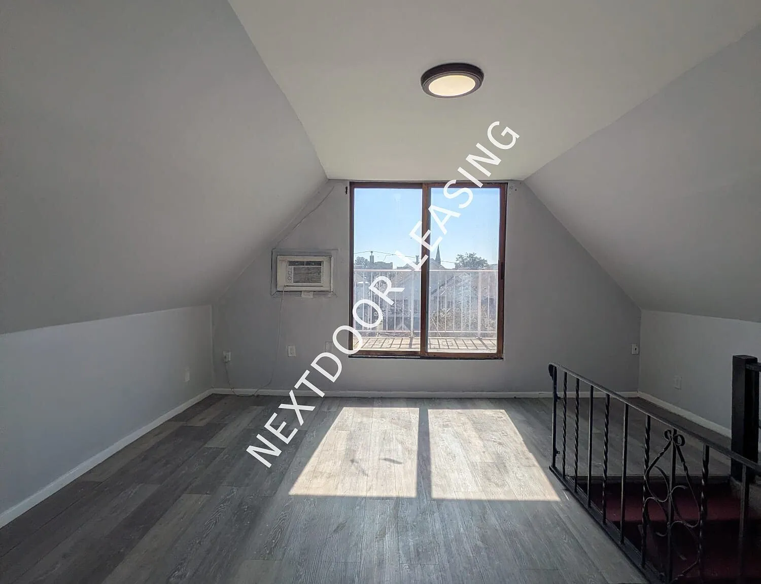 39 Andrew St — Photo 4