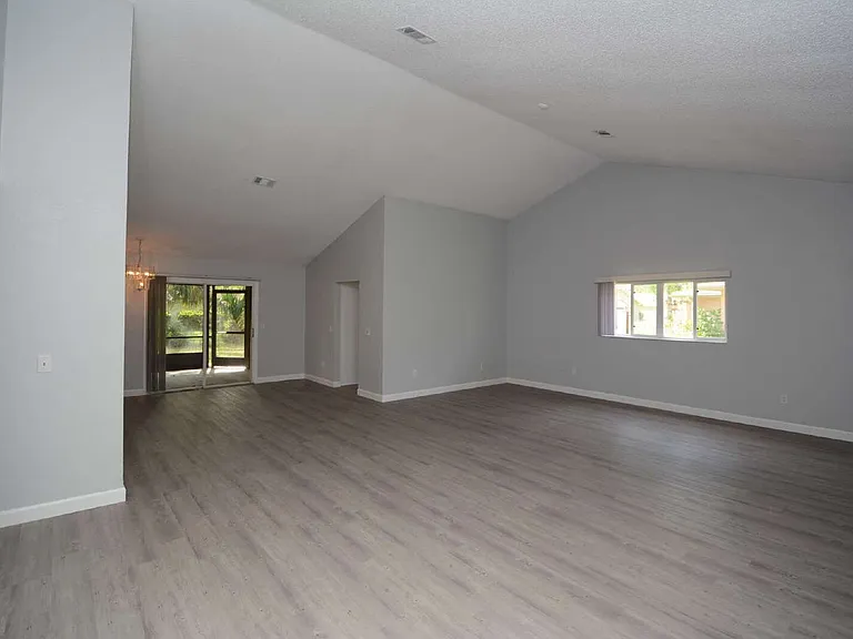 23 Westrock Ln — Photo 5