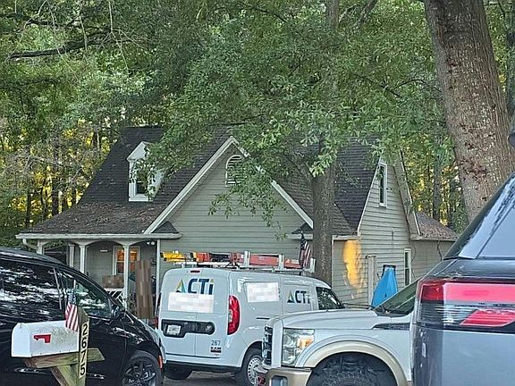 2nd image of 2675 Baramore Rd NE