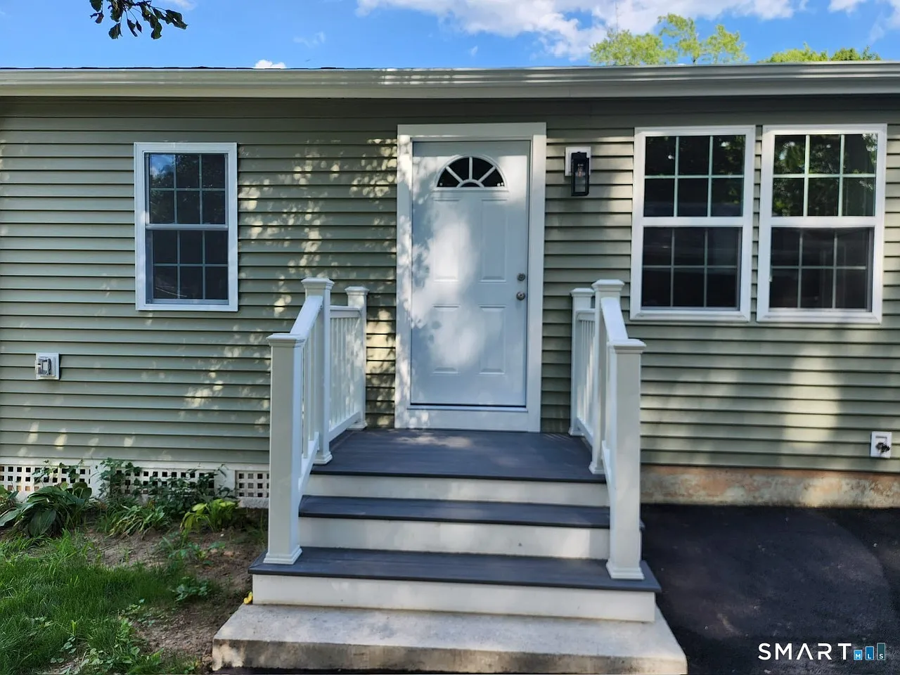 3 bed, 1.0 bath, 840 sqft, $2,900 — Photo 3