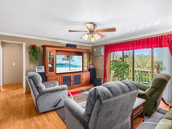 3rd image of 19360 Wolf Rd APT 9