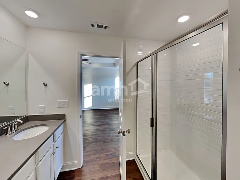 5231 Valor Dr — Photo 16
