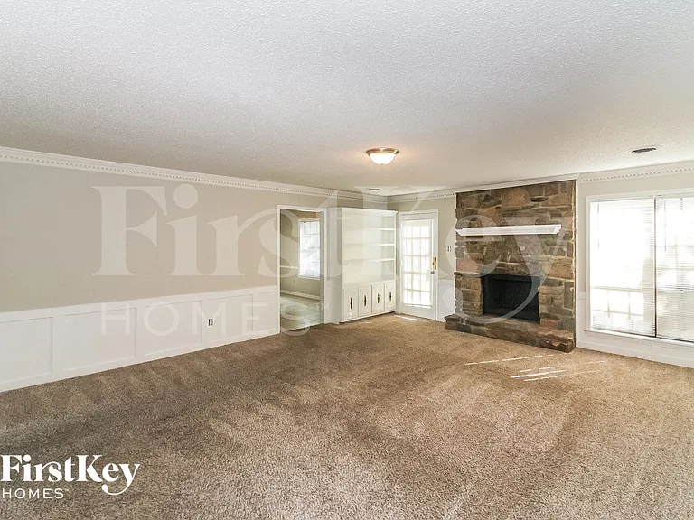 7132 Shadow Oaks Dr — Photo 3