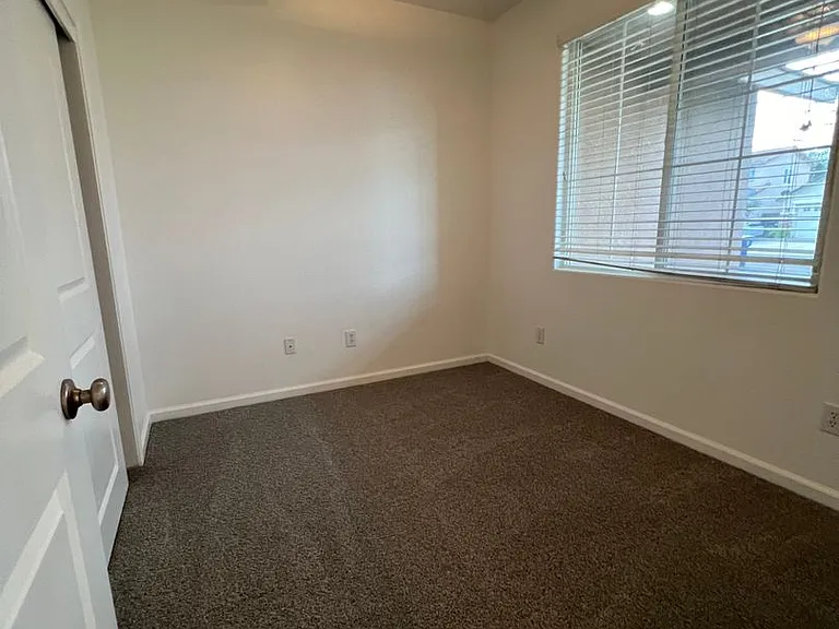 2724 Tecopa Ave — Photo 6