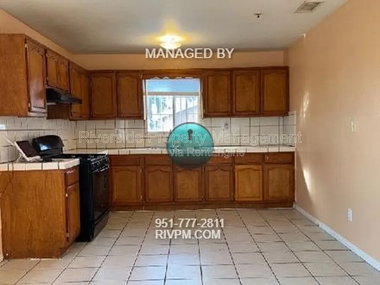 7257 Wakefield Ct — Photo 6