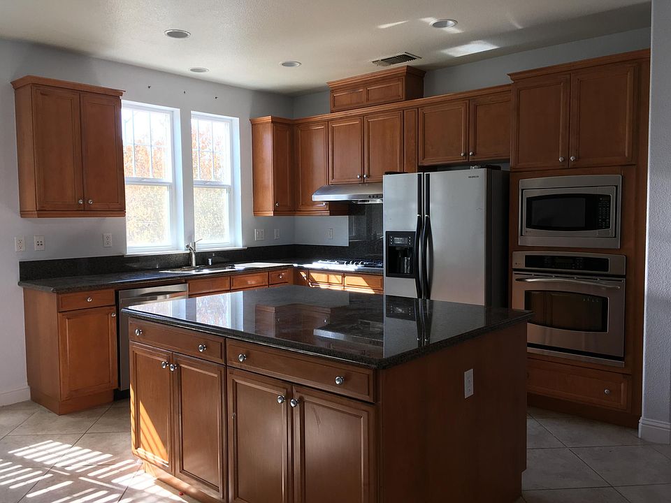 2nd image of 622 Enos St