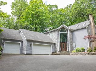 43 Metacomet Rd, Farmington, CT 06032