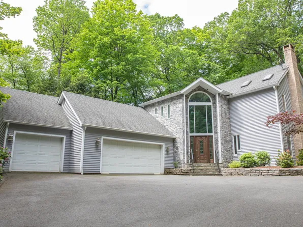 43 Metacomet Road, Farmington, CT 06032