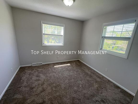 4th image of 308 SW Westview Dr