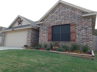 4006 Oakwood Ct, Aubrey, TX 76227