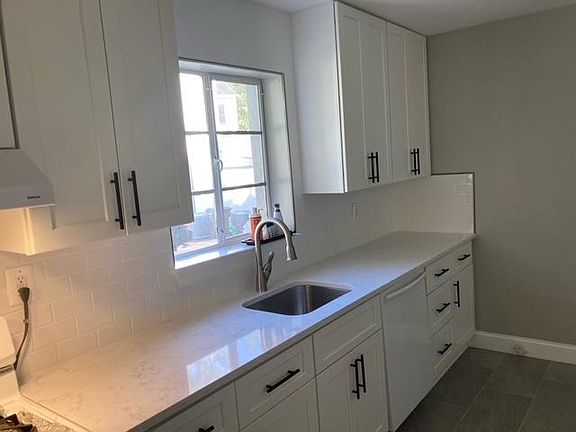 4th image of 613 Oak Haven Dr