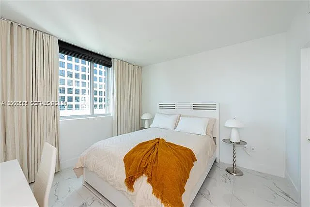 500 Brickell Ave — Photo 31