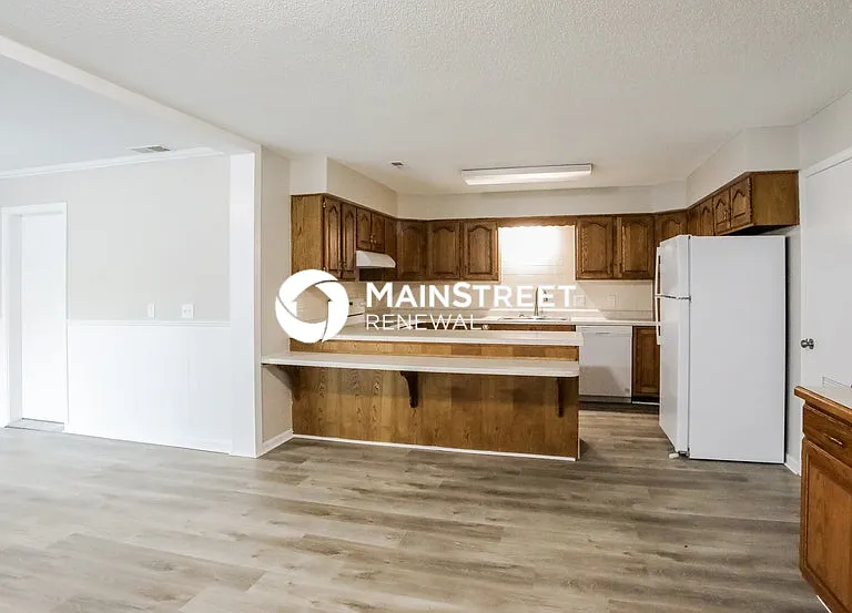 400 Holtz St — Photo 6