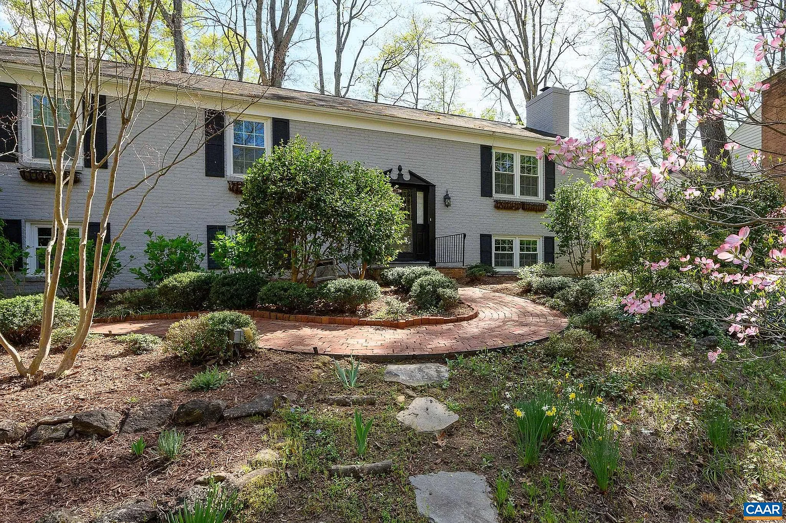 1619 Inglewood Dr photo 1