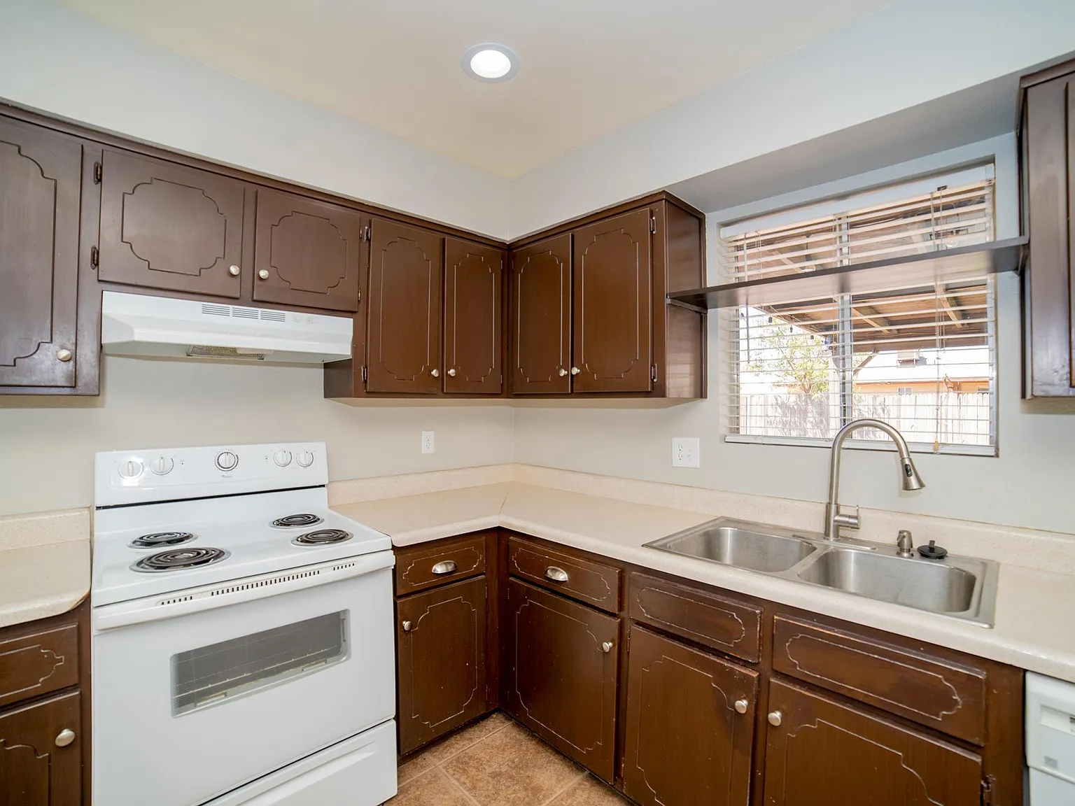 4350 W 17th Ln — Photo 4