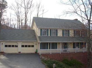 4325 Fox Croft Cir, Roanoke, VA 24018