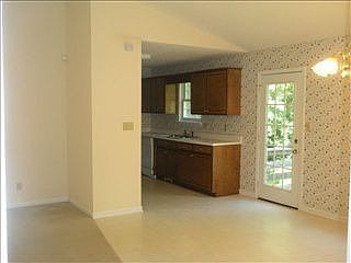 3rd image of 377 Templeton Dr