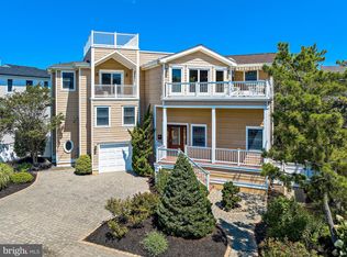 11 E 35th St, Brant Beach, NJ 08008