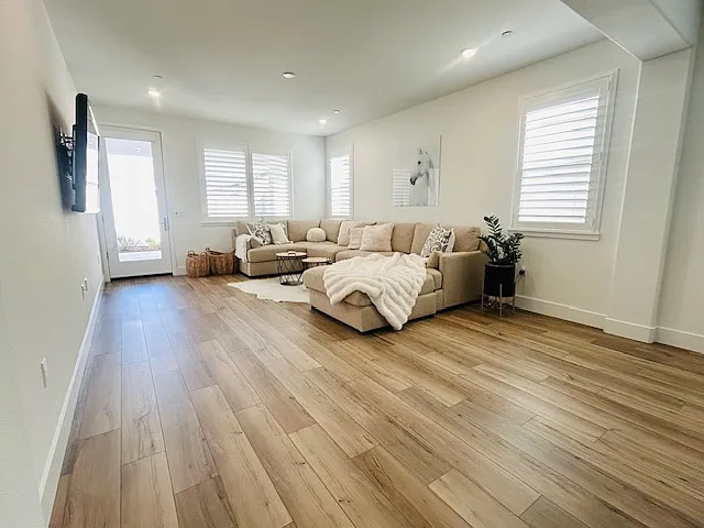 865 Lucent St — Photo 4