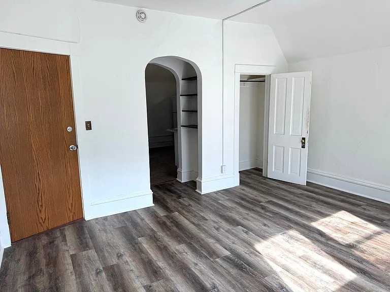 357 7th Ave S #4 — Photo 11