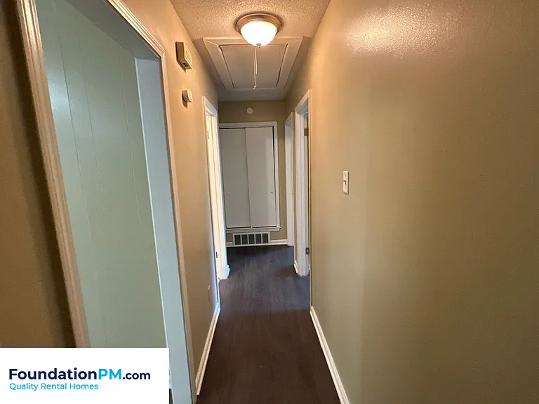 2574 Saint Elmo Ave — Photo 10