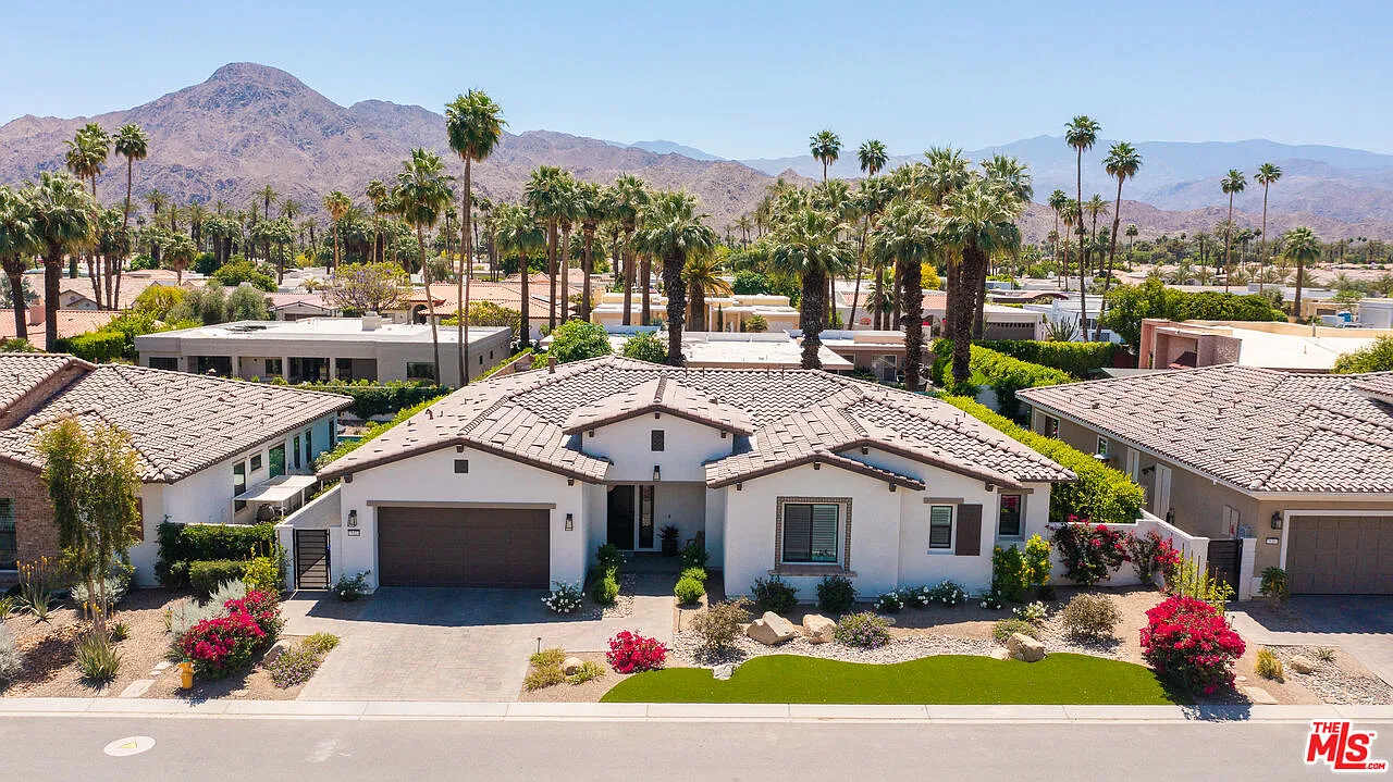 3 bed, 3.5 bath, 2697 sqft, $7,000 — Photo 2