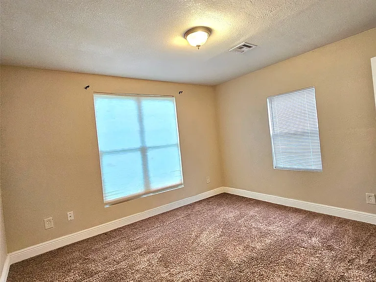 2040 E Woodrow Ct — Photo 6
