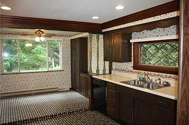 5th image of 170 S Chapel Dr