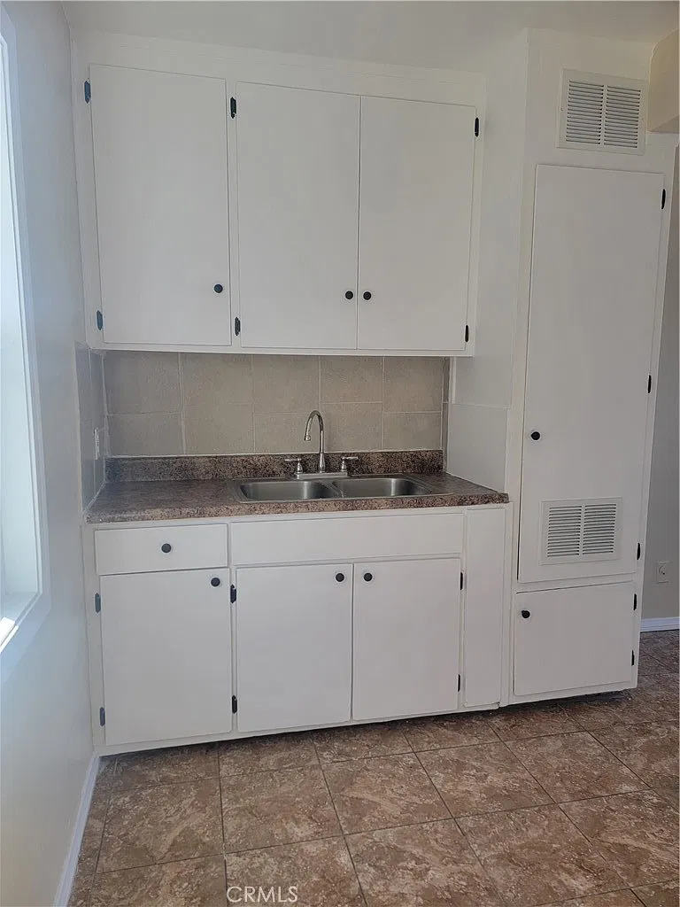 2 bed, 850 sqft, $2,395 — Photo 3
