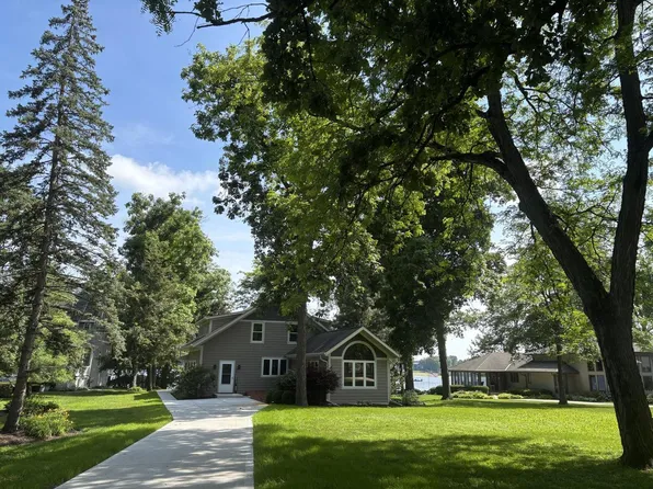 S106W20597 North Shore DRIVE, Muskego, WI 53150