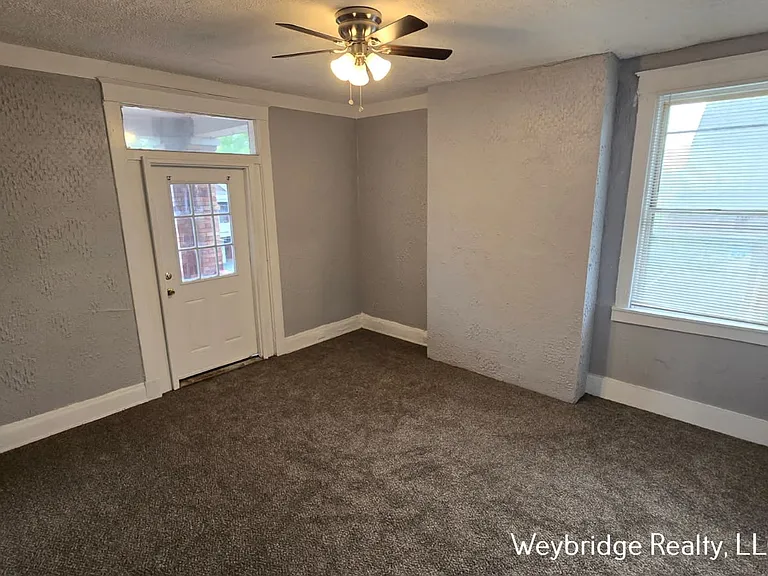 Gilbert 3209 — Photo 3